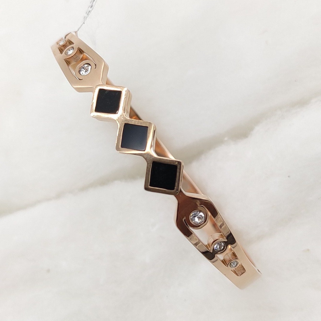 Regal Noir Geometric Bracelet (3)